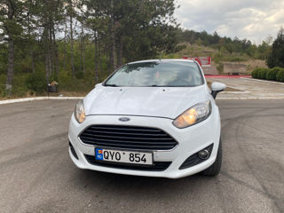 Ford Fiesta foto 4