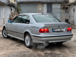 BMW 5 Series foto 5