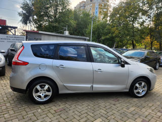 Renault Grand Scenic foto 12