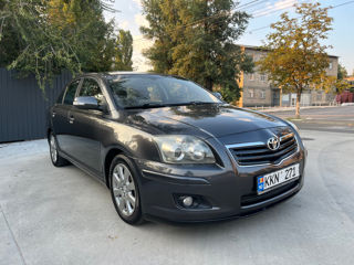 Toyota Avensis foto 1