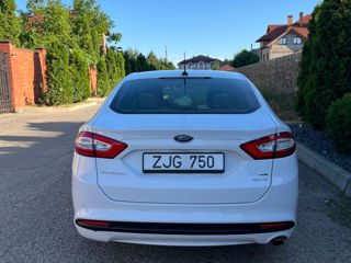 Ford Fusion foto 5