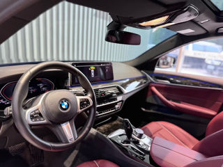 BMW 5 Series foto 11