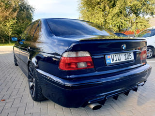 BMW 5 Series foto 6