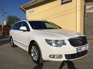 Skoda Superb foto 2