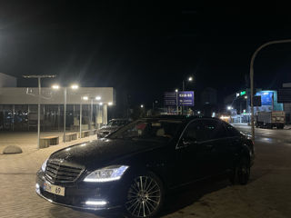 Mercedes S-Class foto 1