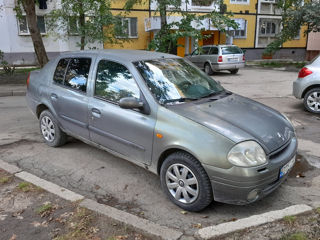 Renault Clio foto 9