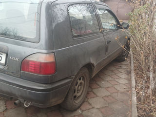 Nissan Sunny foto 4