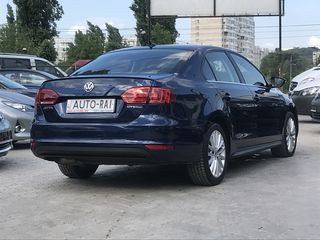 Volkswagen Jetta foto 5