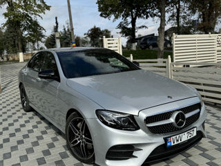 Mercedes E-Class foto 1