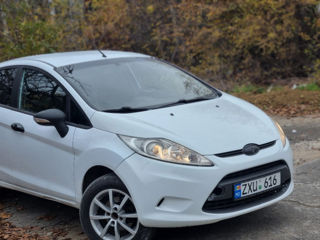 Ford Fiesta foto 3