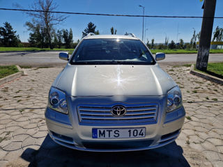 Toyota Avensis foto 2