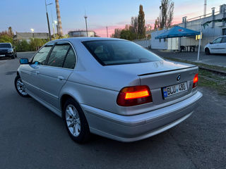 BMW 5 Series foto 14