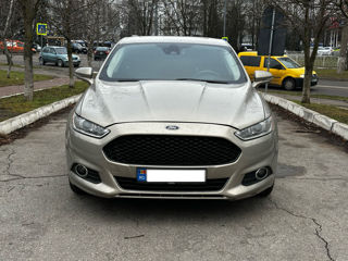 Ford Fusion foto 2