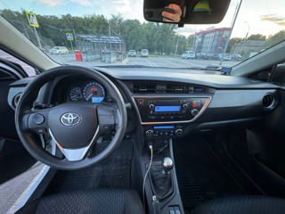 Toyota Auris foto 2