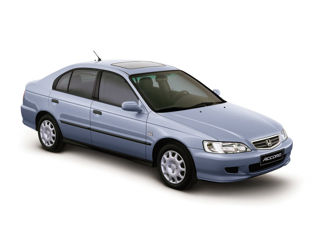 Honda Accord VI 2000 г. (кузов CG) – только коробка передач и сиденья.