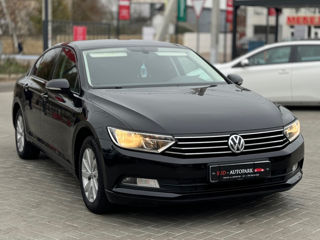 Volkswagen Passat foto 2