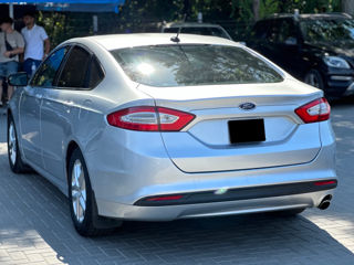 Ford Fusion foto 5