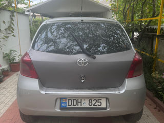 Toyota Yaris foto 2