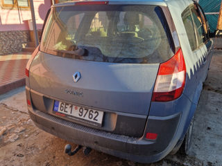 Renault Grand Scenic foto 2