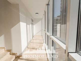 Apartament în Centrul capitalei, 2 camere, variantă albă, 76 mp! foto 3