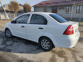 Chevrolet Aveo foto 4