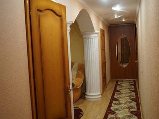 Urgent!Apartament euroreparat cu 3 odai in Telenesti!! foto 4