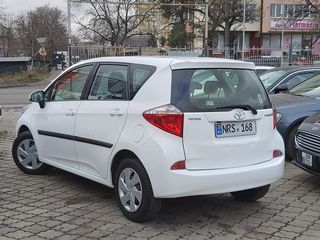 Toyota Verso-S foto 3