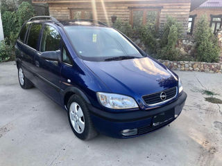 Opel Zafira foto 2