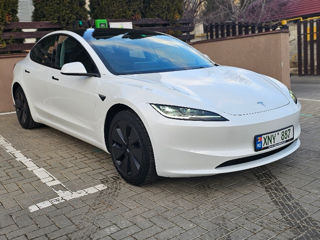 Tesla Model 3 foto 4