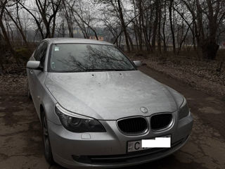 BMW 5 Series foto 2