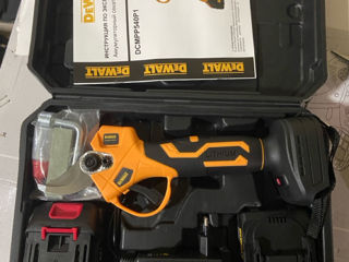 Секатор DeWALT с 2 АКБ foto 1