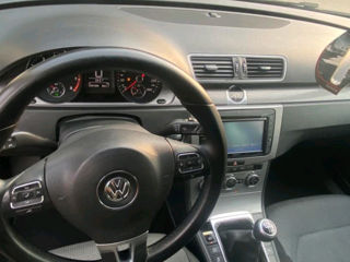 Volkswagen Passat foto 3