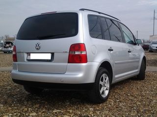 Volkswagen Touran foto 7