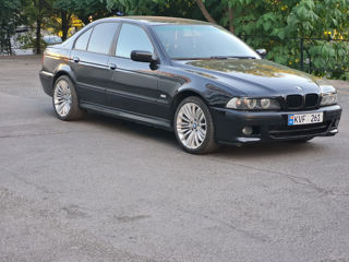 BMW 5 Series foto 1