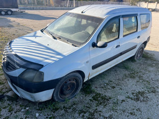 Dacia Logan foto 2