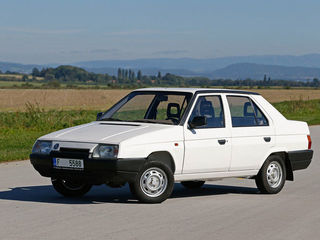 Skoda Favorit foto 3