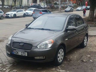 Hyundai Accent foto 8