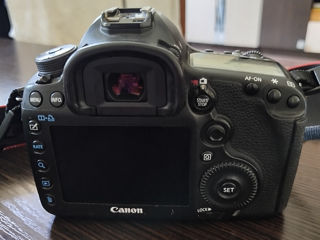 Продам Полнокадровый Фотоаппарат Canon 5d Mark3