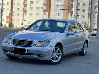 Mercedes C-Class foto 4