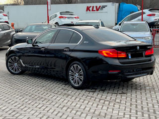 BMW 5 Series foto 3