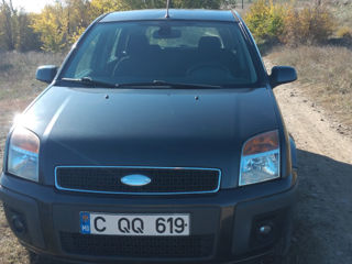 Ford Fusion foto 4