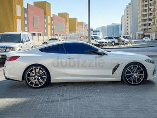 BMW 8 Series foto 4