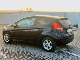 Ford Fiesta foto 4