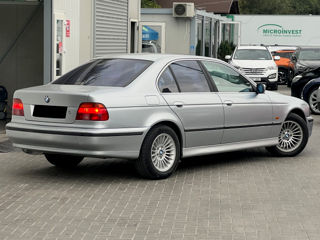 BMW 5 Series foto 3