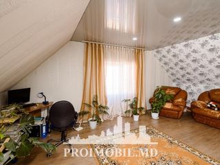 Casă în com. Durlești, 3 camere + living, 120 mp + 4 ari! foto 7