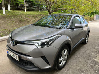 Toyota C-HR foto 1