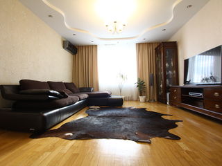Продается 3 комнатная квартира в самом центре города Яловень foto 4