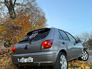 Ford Fiesta foto 4