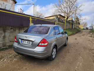 Nissan Tiida foto 8