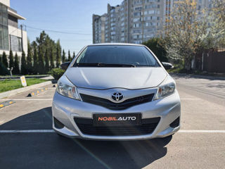 Toyota Yaris фото 2